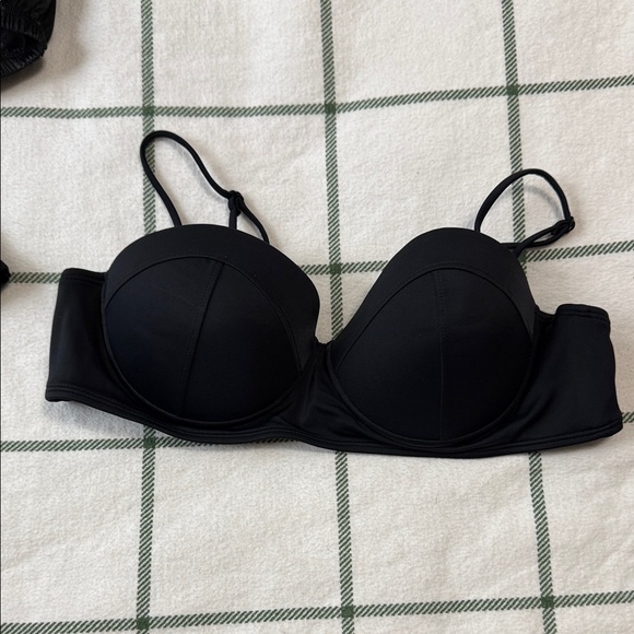 La Hearts Other - Elegant Black Women's swim sip